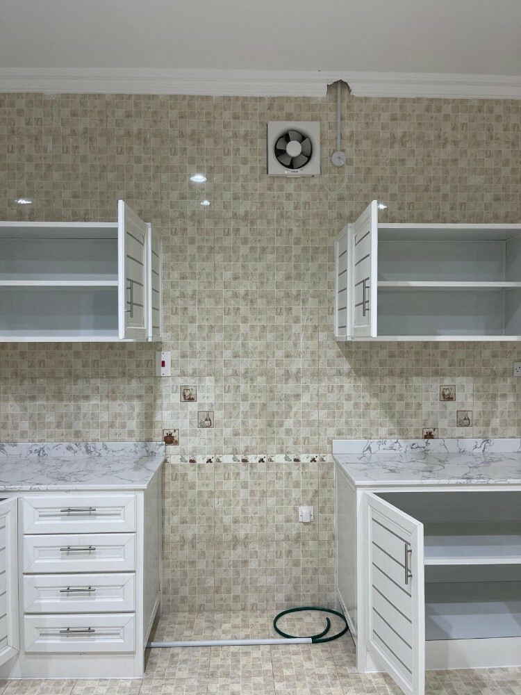 room kitchen toilet - 2