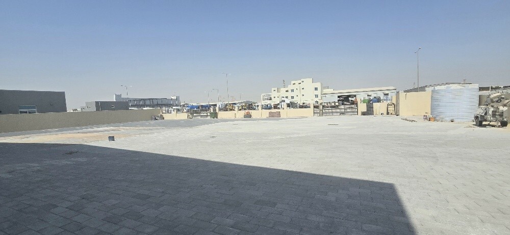 For Rent 3 store in berkit alawam - 3