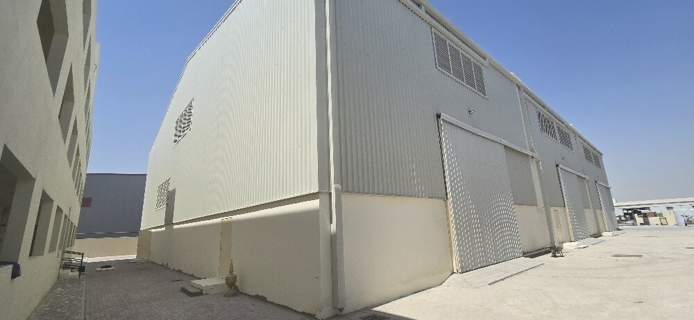 For Rent 3 store in berkit alawam - 1