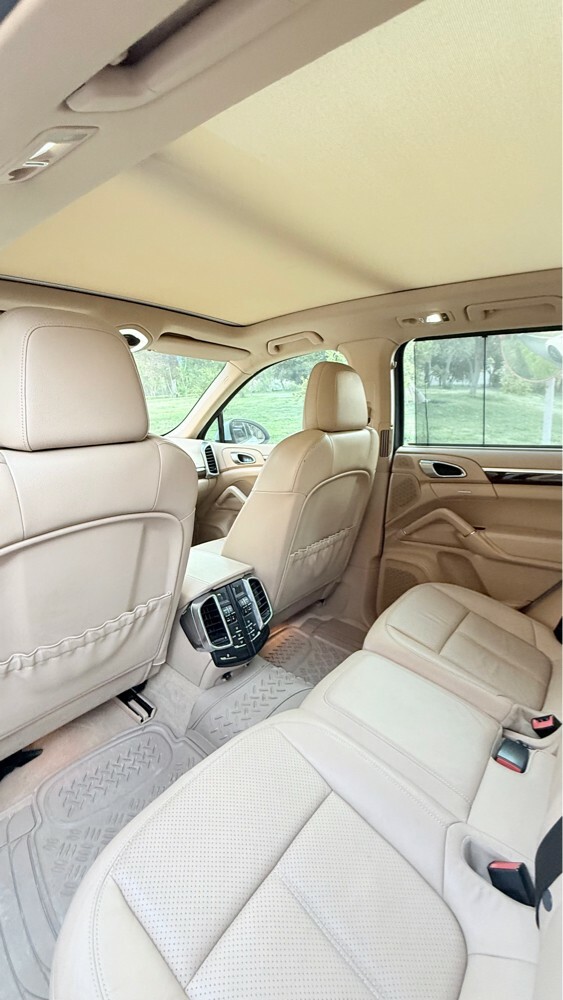Porsche Cayenne S - 8