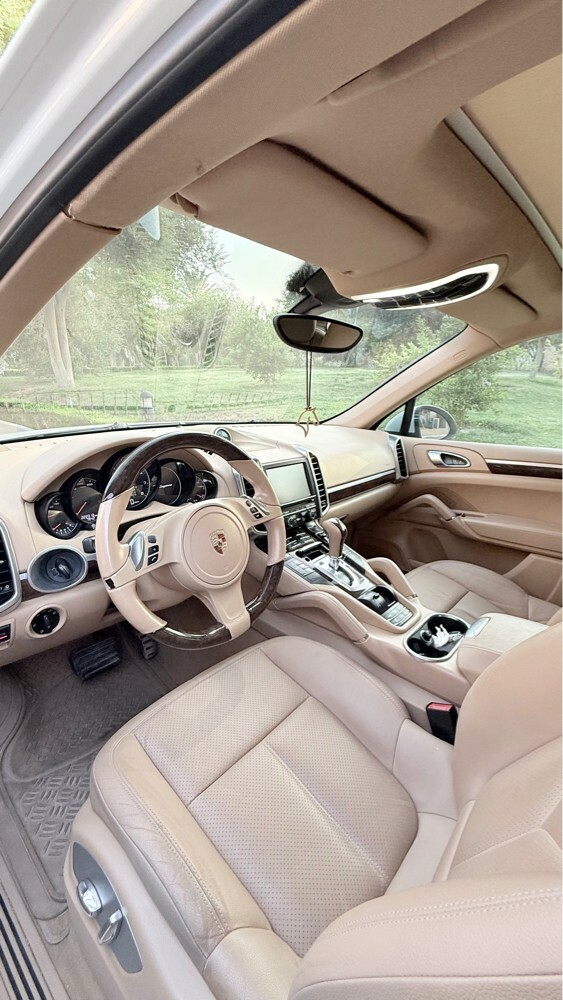 Porsche Cayenne S - 11