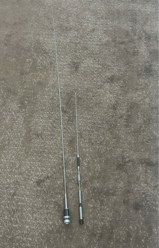 Two Ariels with one stand - 3