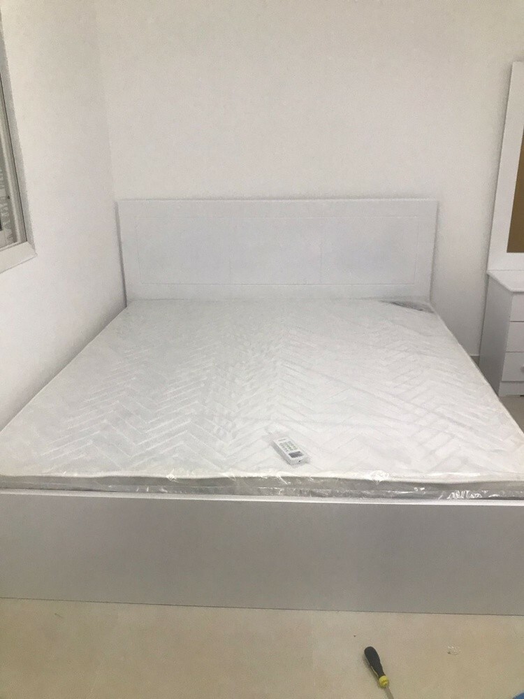 bed &,mattress available Low pric - 16