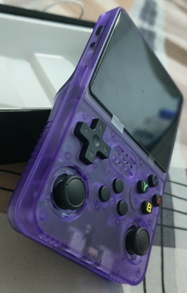 Game Console - R36S - 4