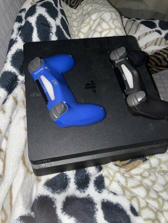 Ps4 1000 gb - 1