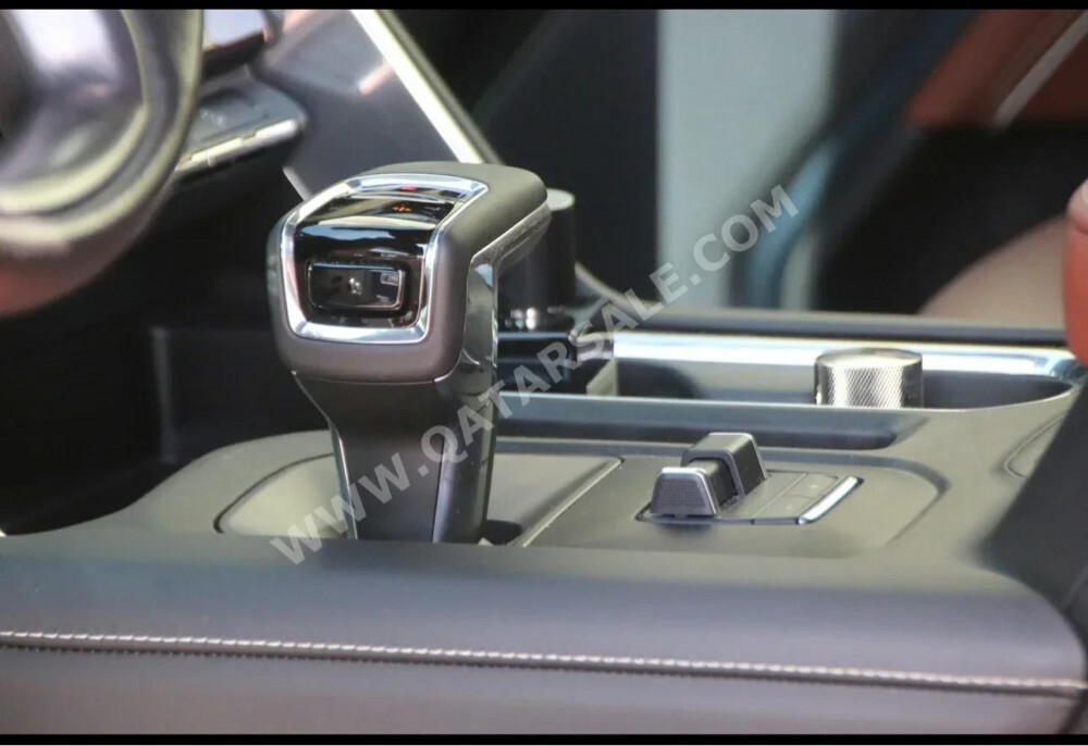 GMC Denali 2023 — photo 4 for sale in Qatar