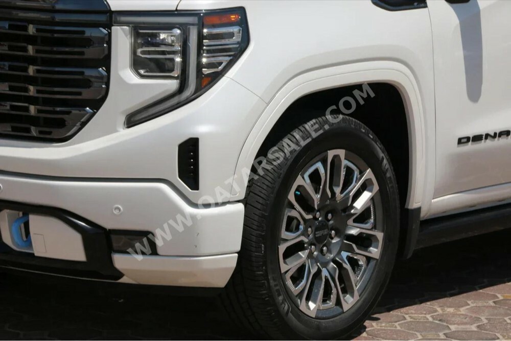 GMC Denali 2023 — photo 9 for sale in Qatar