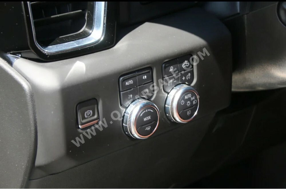 GMC Denali 2023 — photo 14 for sale in Qatar