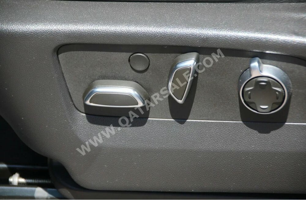 GMC Denali 2023 — photo 13 for sale in Qatar