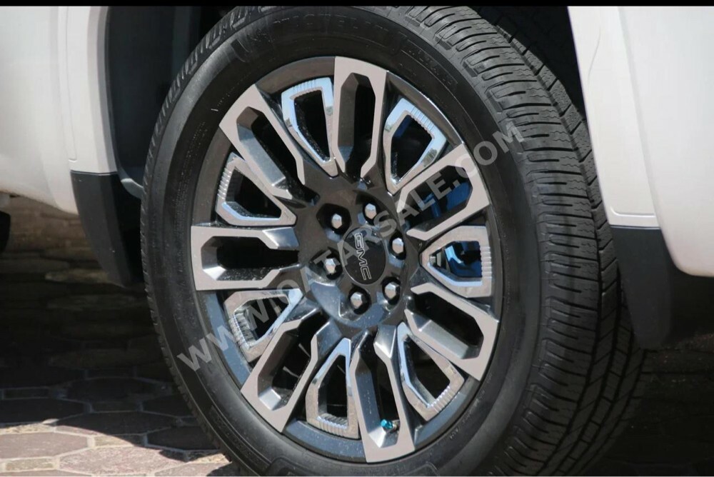 GMC Denali 2023 — photo 15 for sale in Qatar