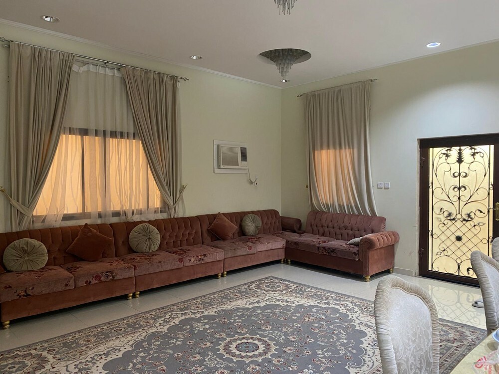 للبيع فيلا بسعر ممتاز - 4