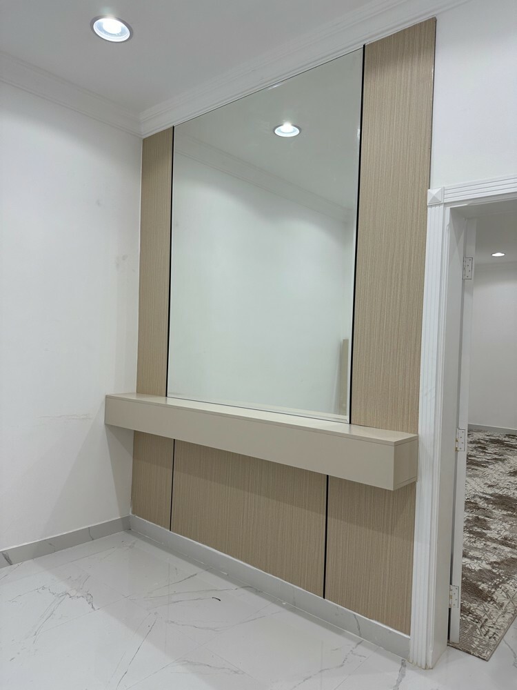 Cupboard Tv & Wall Decor  - 10