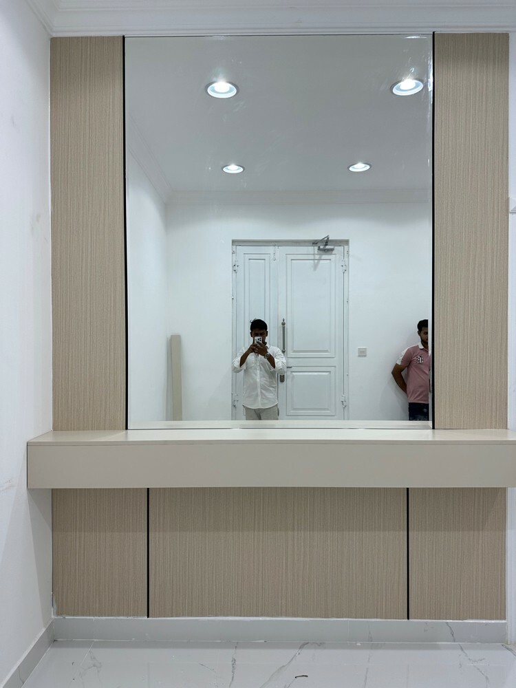 Cupboard Tv & Wall Decor  - 11