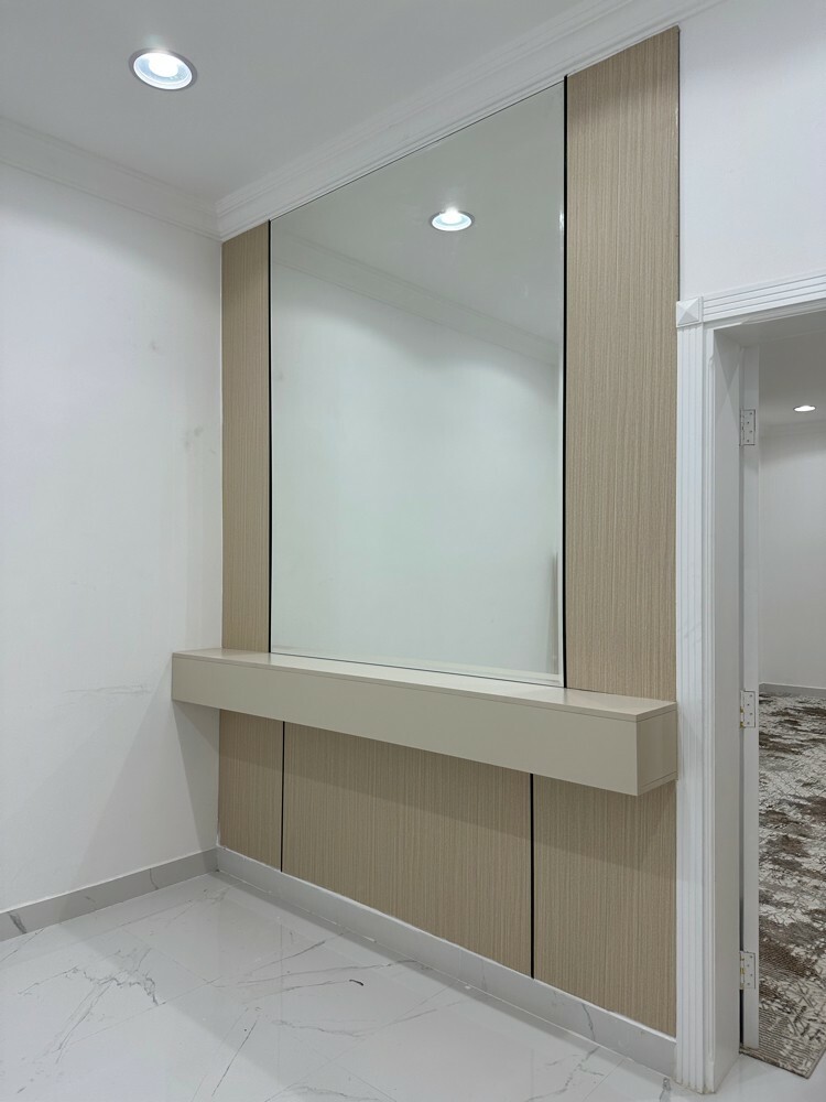 Cupboard Tv & Wall Decor  - 7