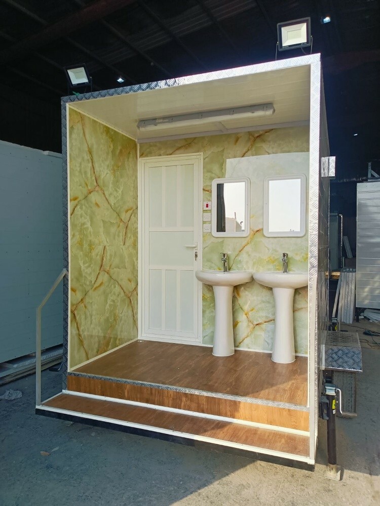 Caravan Toilet 3/2 - 1