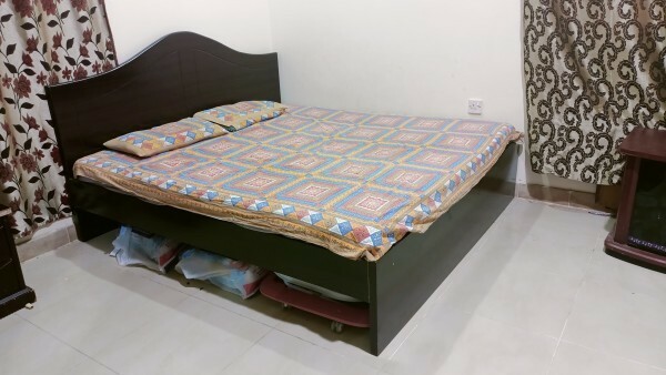 Double bed king size with matres - 1