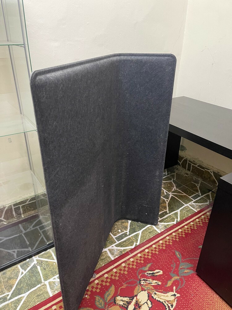 ساتر لطاولات المكاتب - 2