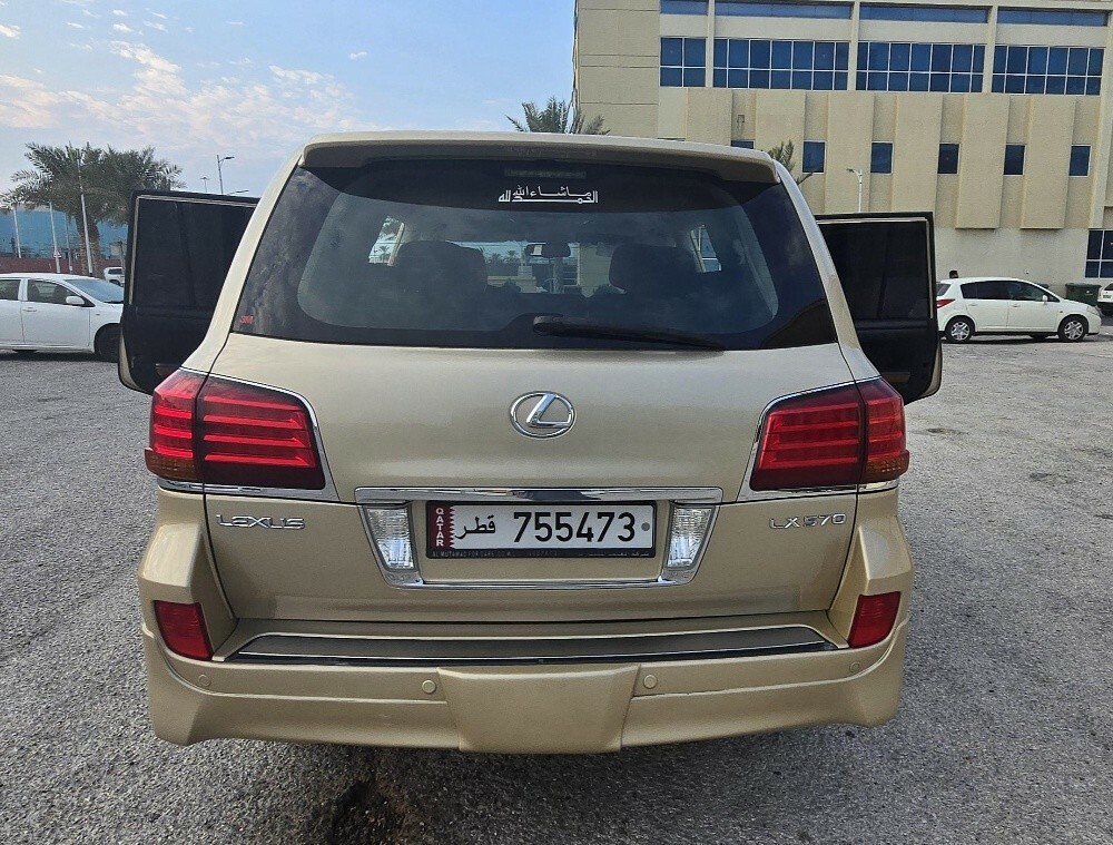 Lexus LX570 2011 model — photo 3 for sale in Qatar