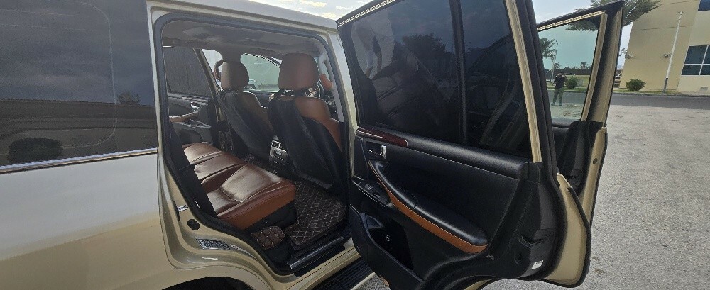 Lexus LX570 2011 model — photo 4 for sale in Qatar