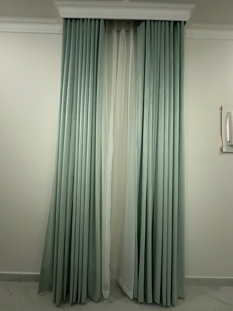 Curtain - 10