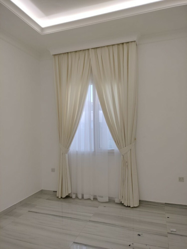 Curtain Wallpaper Sofa making - 4