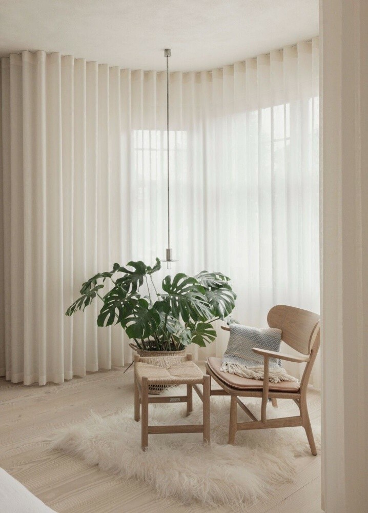 sofa chair and carton. - 24