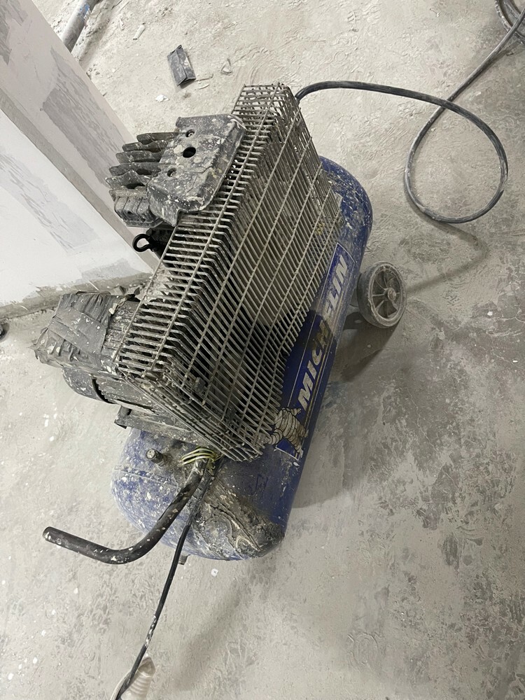 White stip contracting - 3
