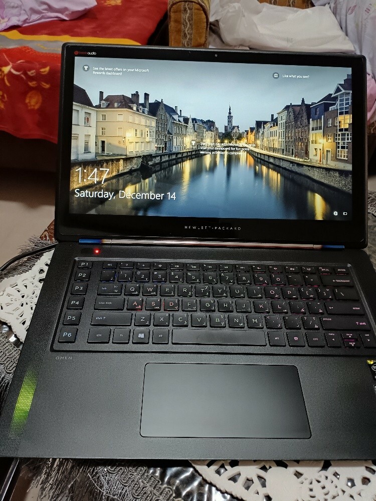 HP Omen - 12