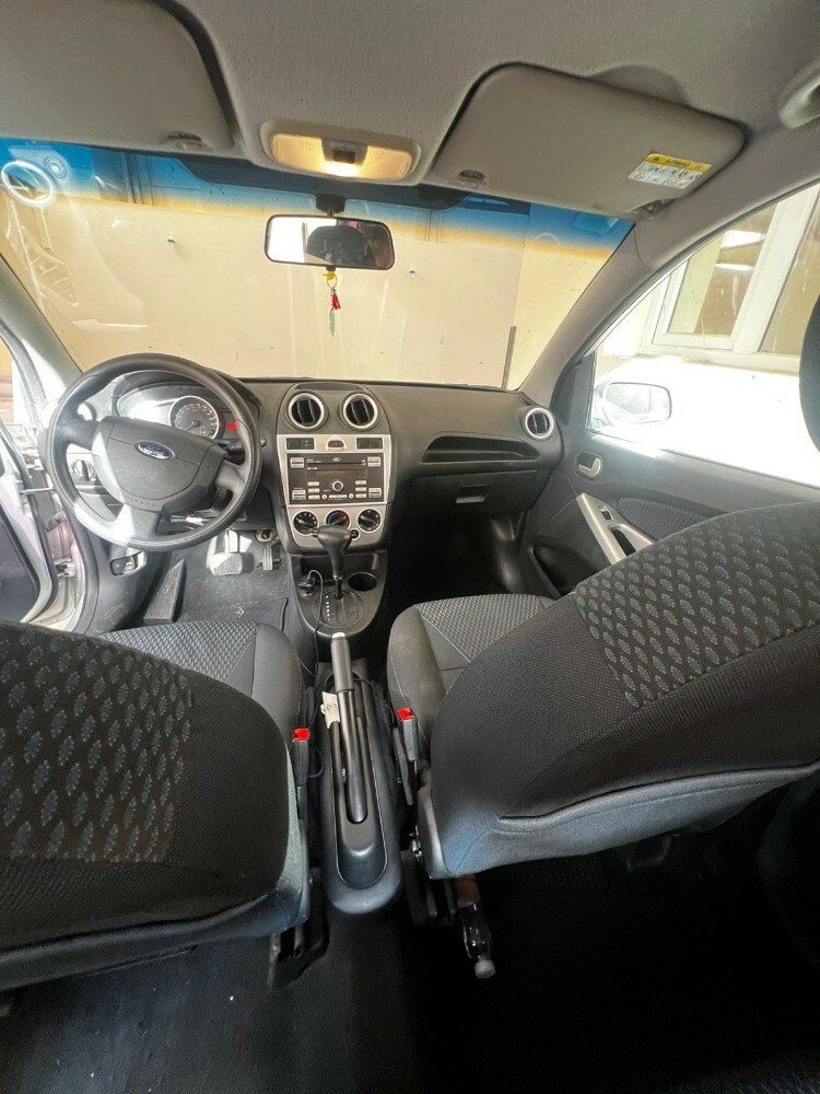 Ford Figo - 10