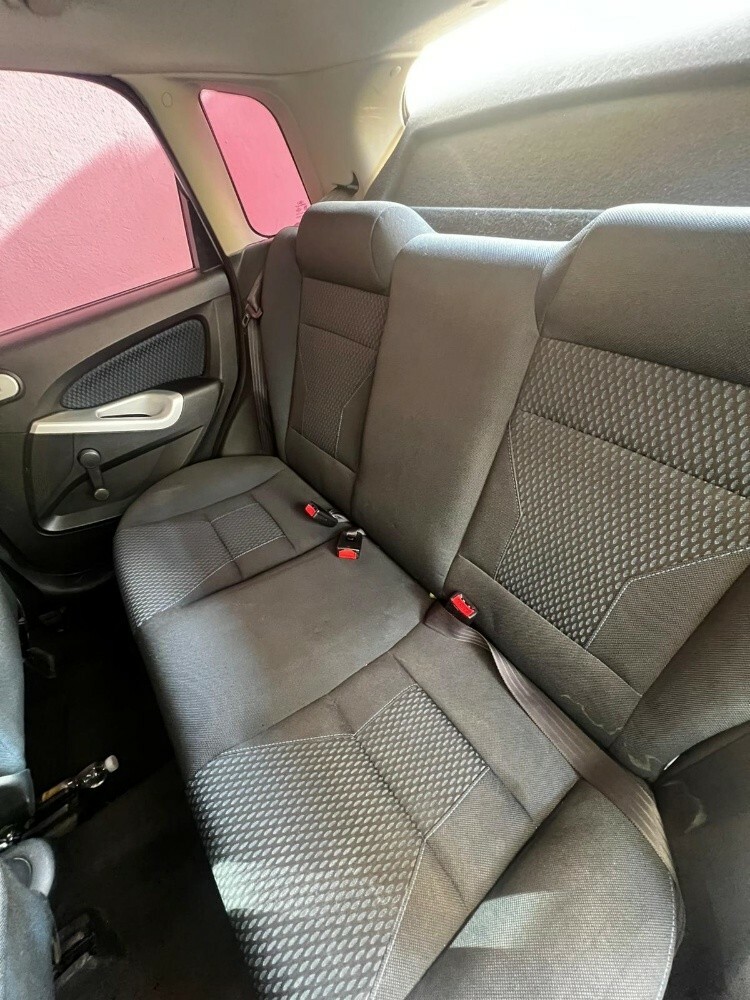 Ford Figo - 8