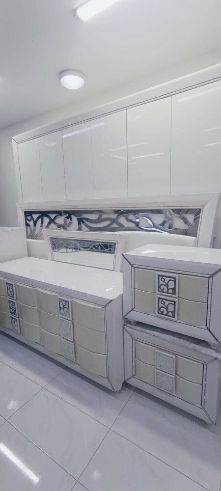 bedroom seat available - 2