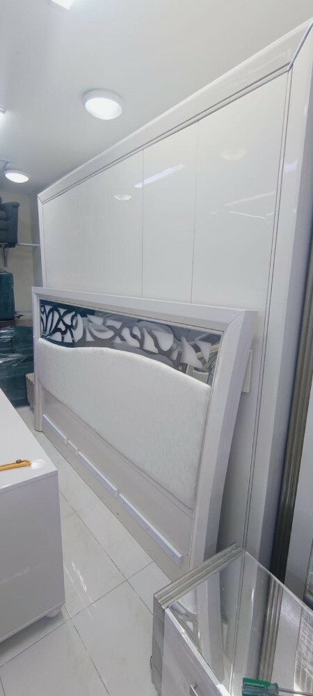 bedroom seat available - 1