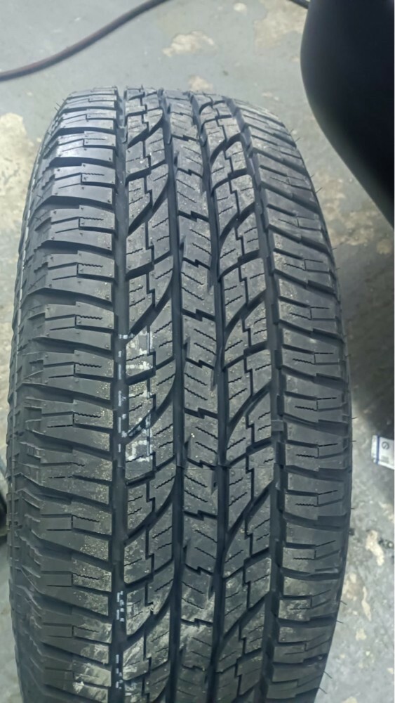 new tire Yokohama 285-70-17 - 4
