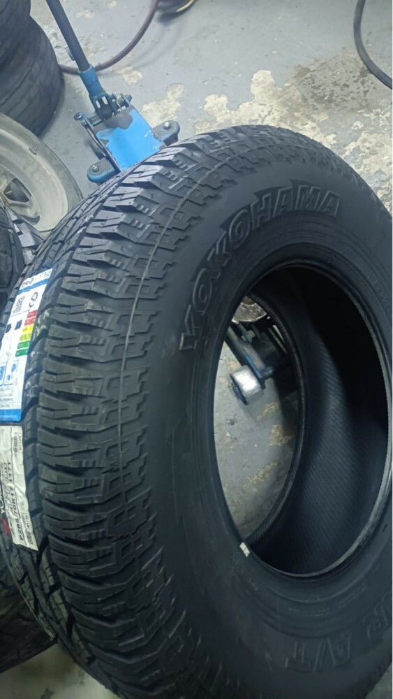 new tire Yokohama 285-70-17 - 3