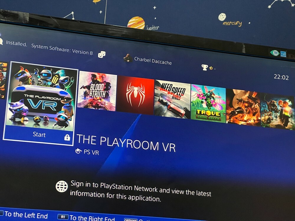 PS4 500 GB + extra12 free games - 5