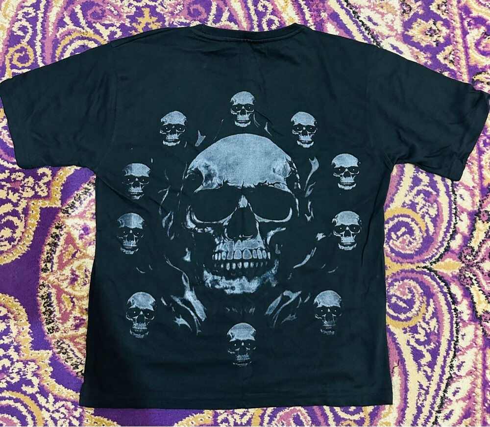 Tops and tees  - 10
