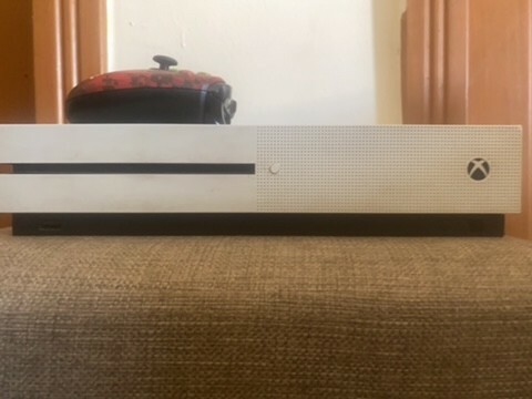 Xbox One S - 1