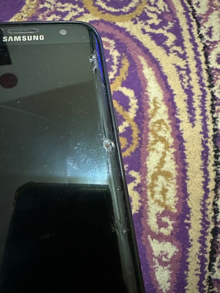 S7 edge screen cracked - 4