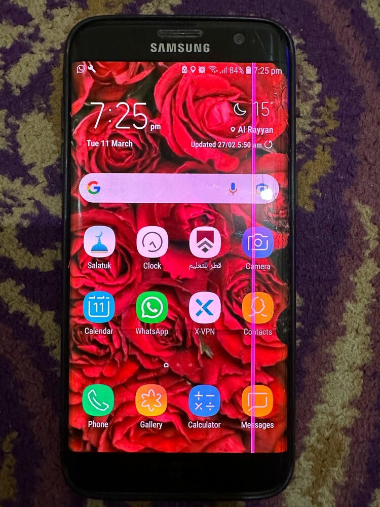 S7 edge screen cracked - 1