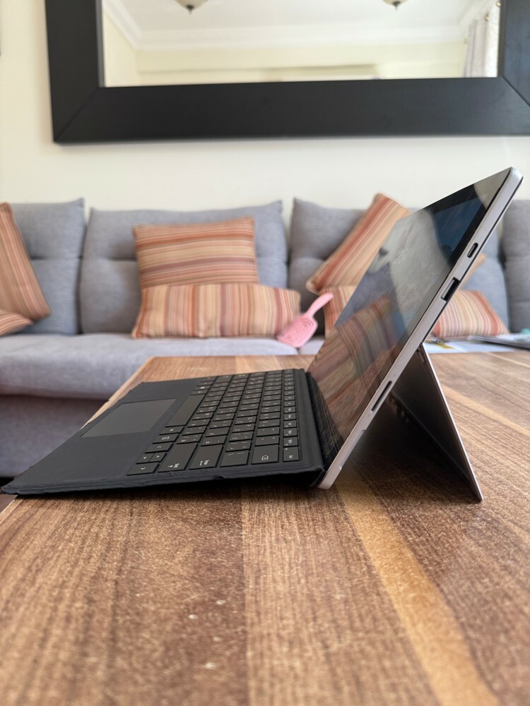 Microsoft surface pro 7 - 2