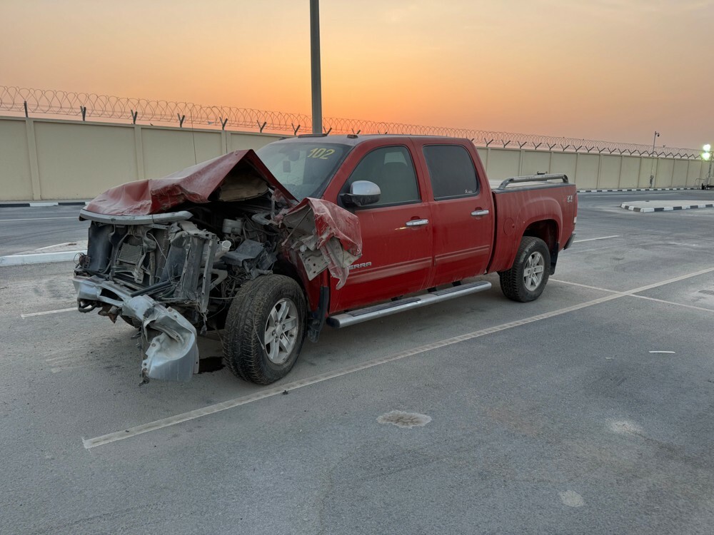 GMC Sierra 2012 81k only scrap - 3
