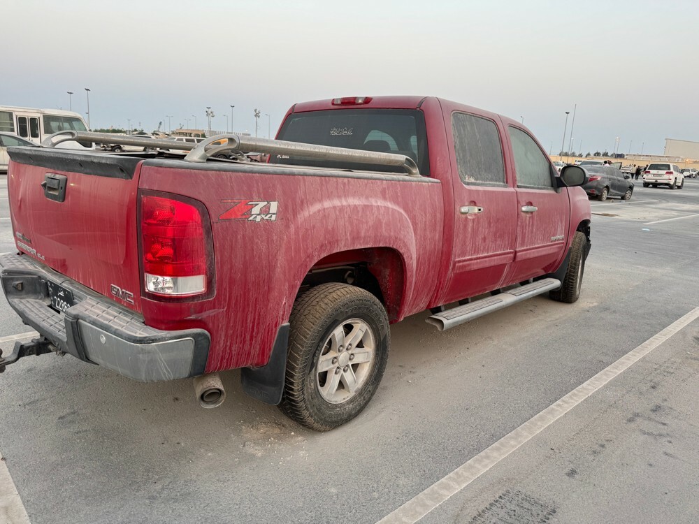 GMC Sierra 2012 81k only scrap - 1