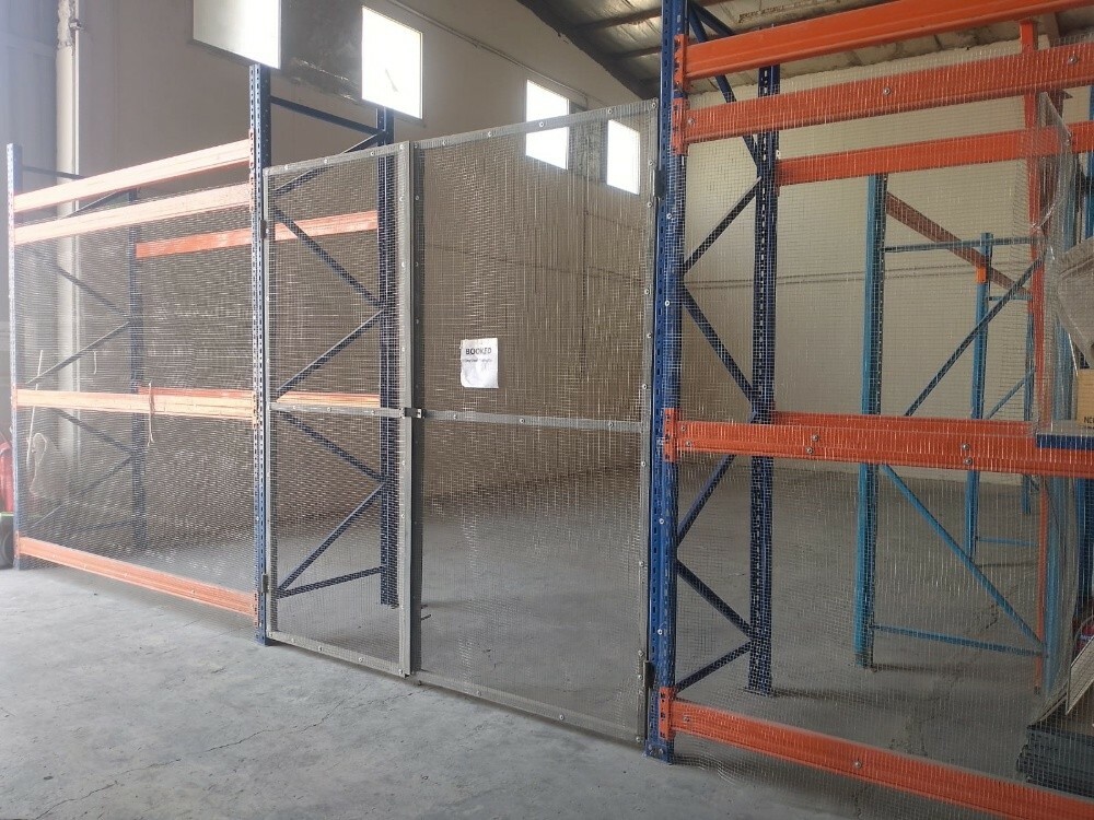 Store unit for rent - 1