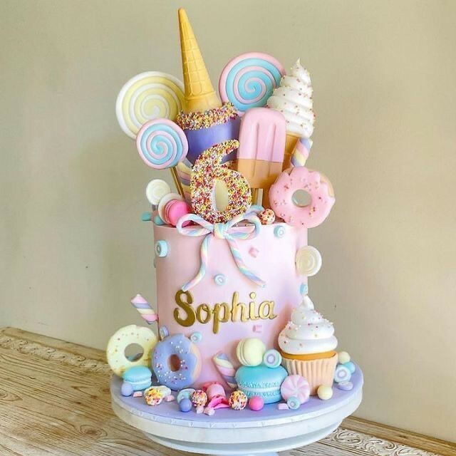 customized Cakes - 7