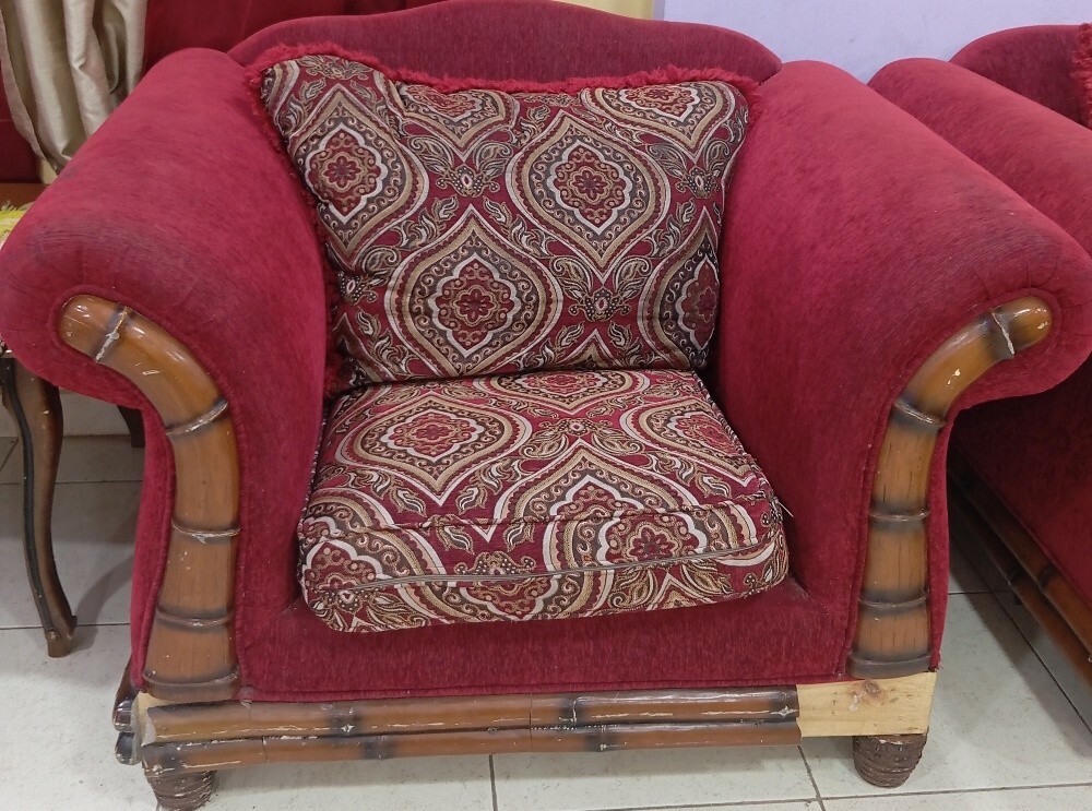Living room set in good condition - 2