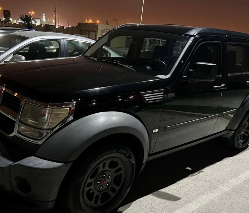 Dodge Nitro - 2