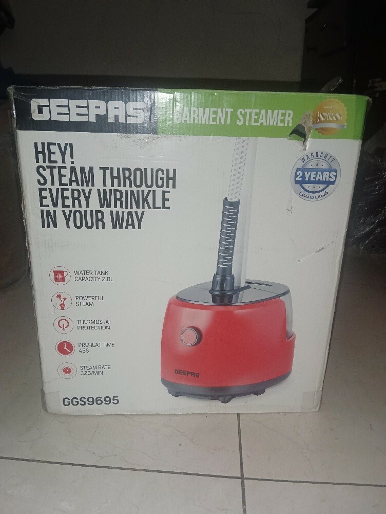 Geepas clothes steamer - 3