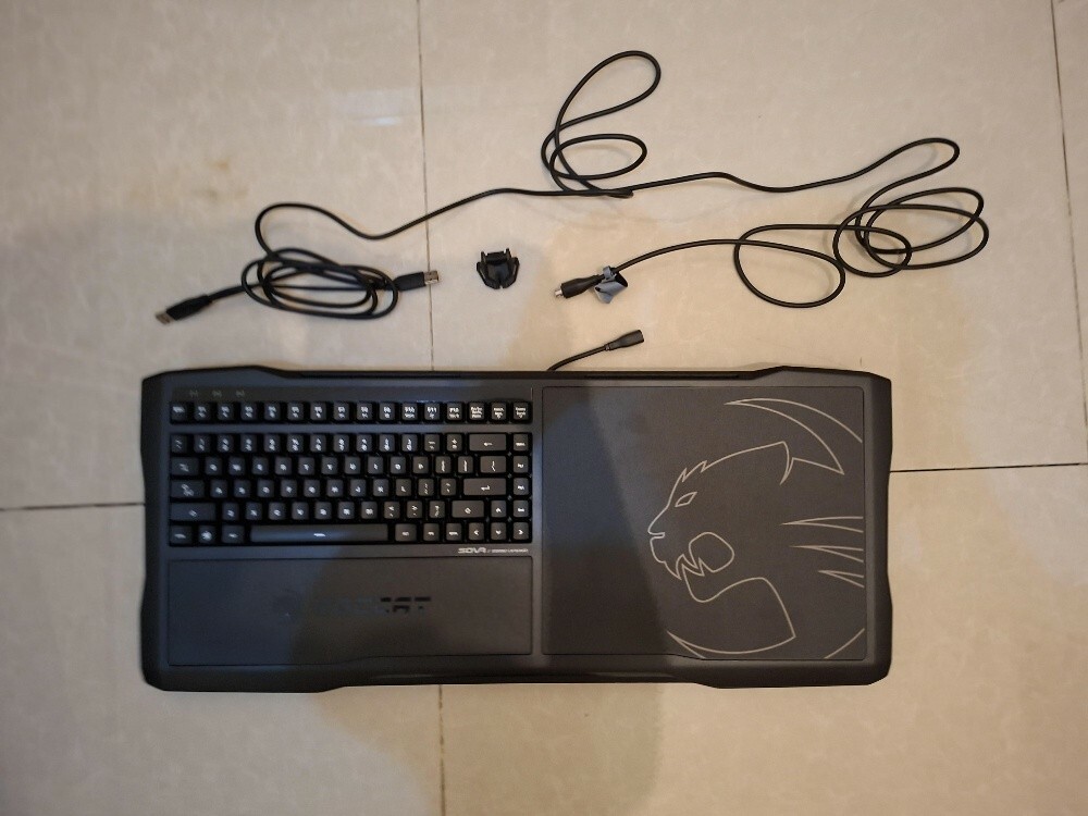 Keyboard_RoccatSova_Lapboard_Usb - 1