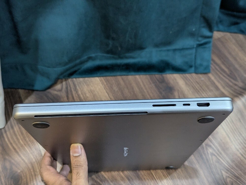 MacBook Pro M1 32+512 GB 16" - 6