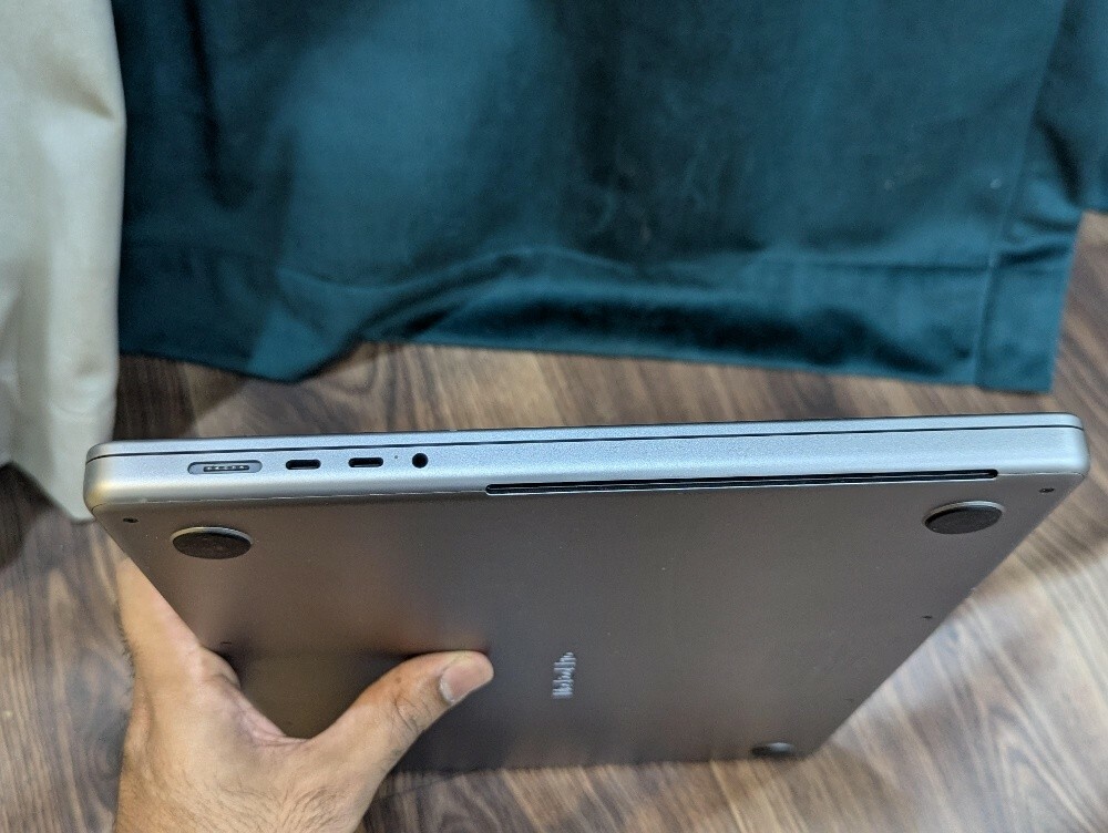 MacBook Pro M1 32+512 GB 16" - 8